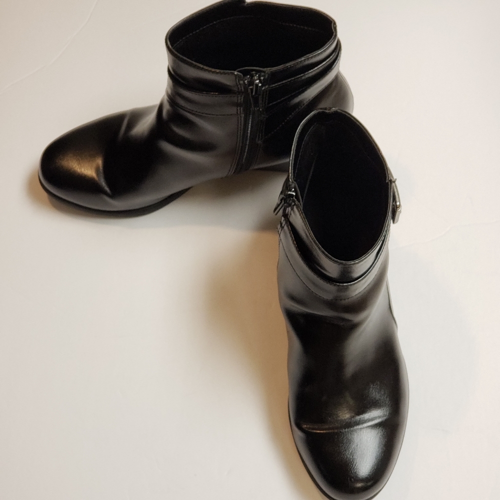 Comfort Plus by Predictions, Black, Size 7 wide, 2" wedge, good condition, boot